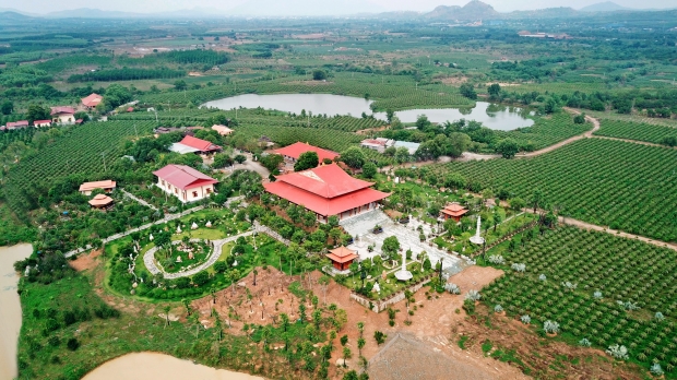 Khuôn viên xanh Thiền Viện Trúc Lâm Chánh Thiện