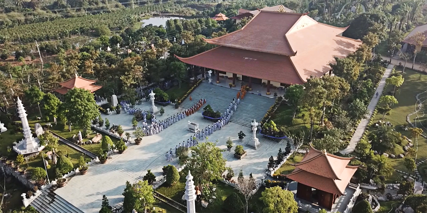 Cổng vào Thiền Viện Trúc Lâm Chánh Thiện