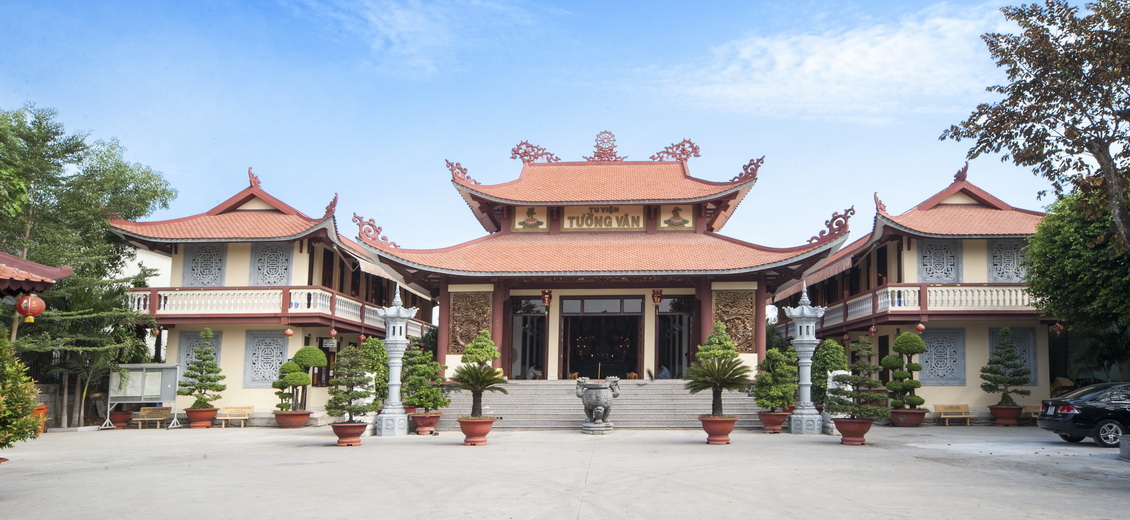 Cổng chính Tu Viện Tường Vân