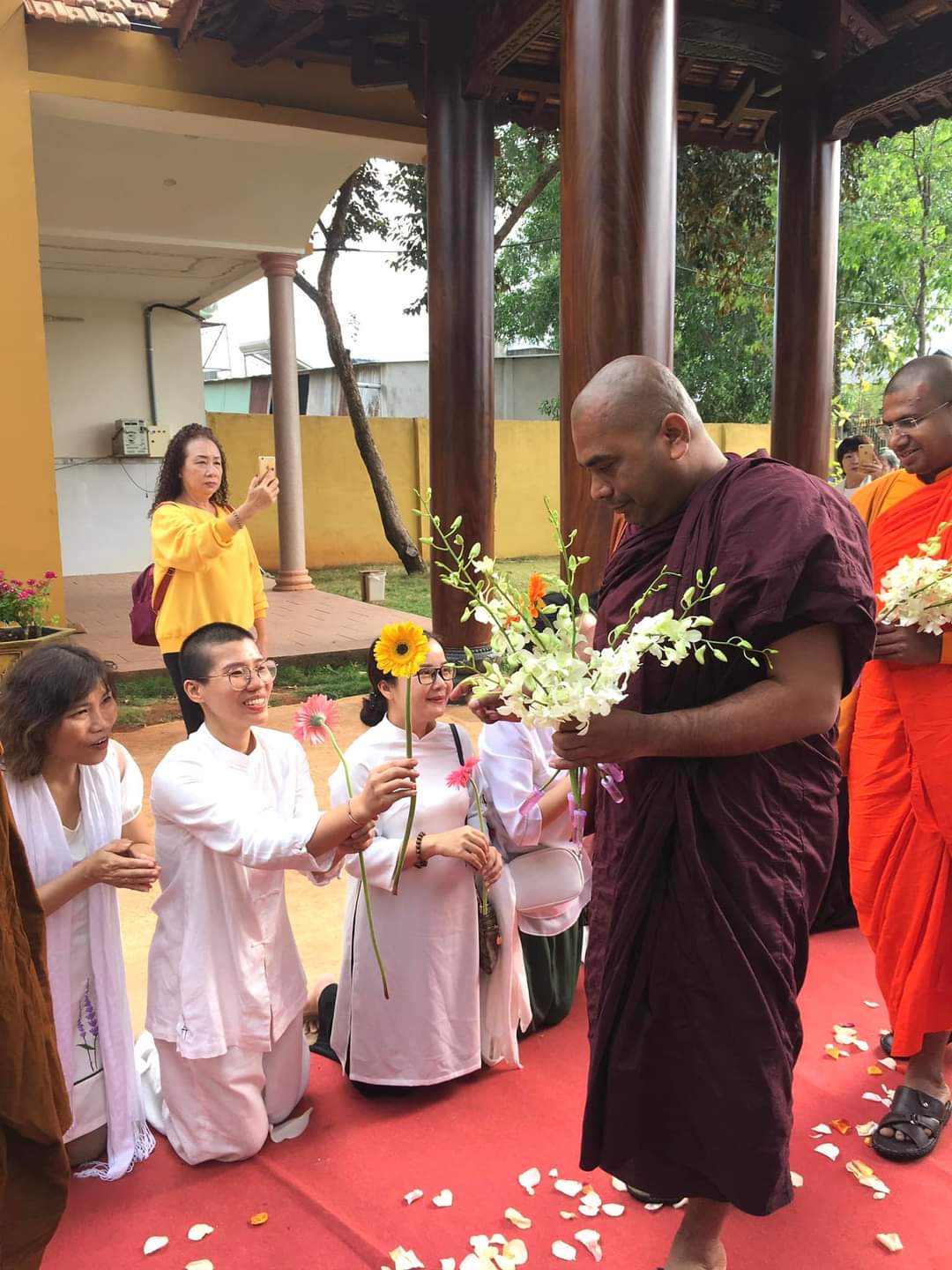 Đón tăng đoàn tại thiền viện Nguyên Không