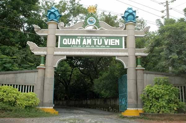 Tổ Đình Quan Âm Tu Viện nhìn từ bên ngoài