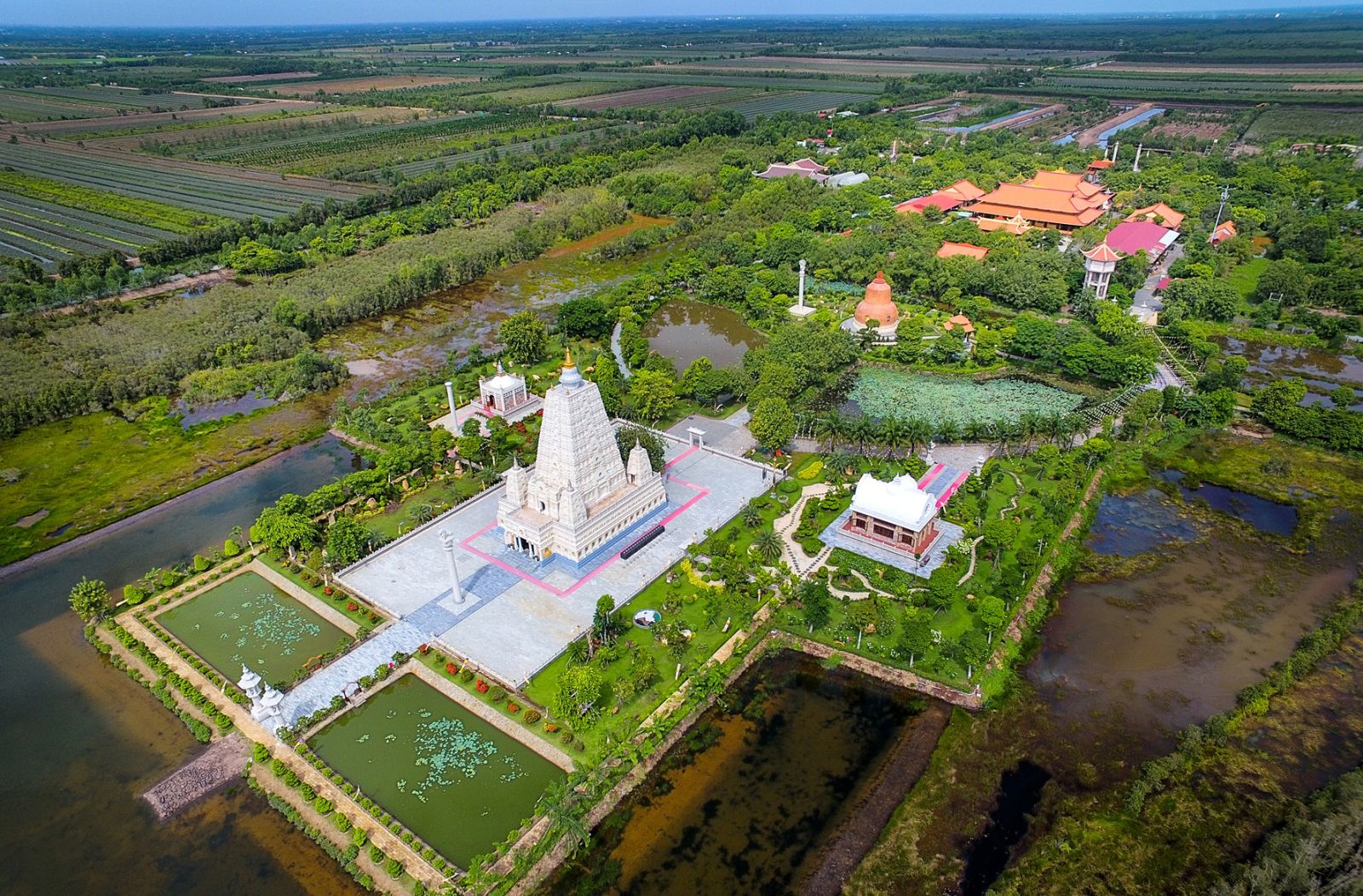 Chánh điện Thiền viện Trúc Lâm Chánh Giác