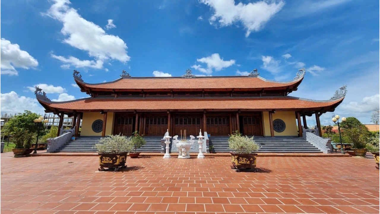 Thiền Viện Trúc Lâm Sóc Trăng nhìn từ phía trước