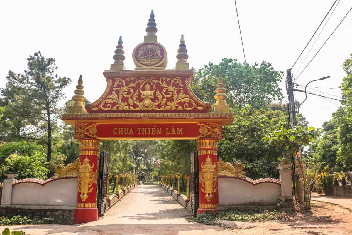 Chùa Thiền Lâm giữa thiên nhiên Huế