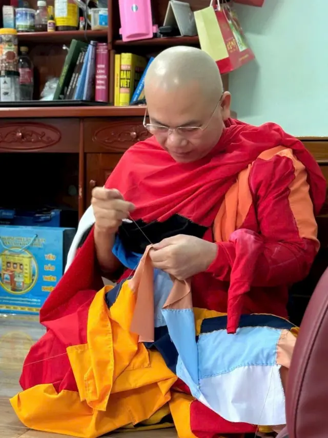 Cổng chính tu viện Minh Đạo