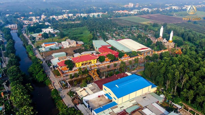 Khuôn viên bên trong Tu viện Kim Cang