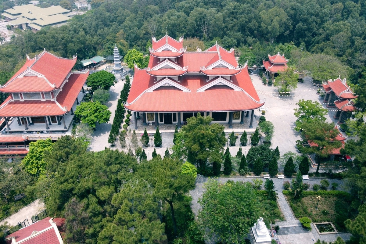 Thiền viện Trúc Lâm Hàm Rồng bên sông Mã