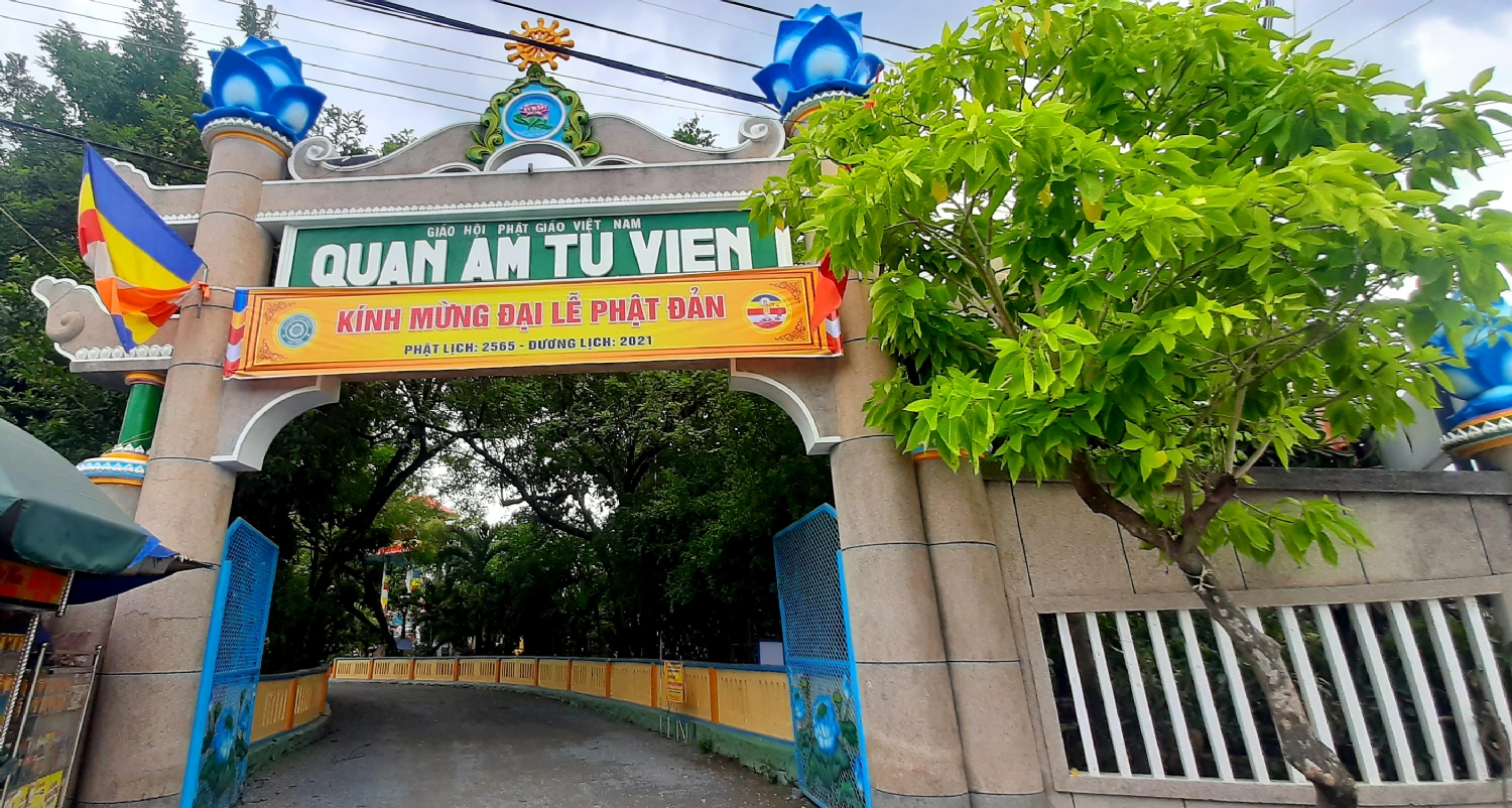 Cổng vào Tu Viện Quan Âm