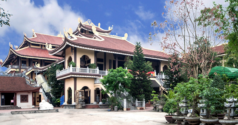 Chánh điện tại Thiền Viện Trúc Lâm Sùng Phúc