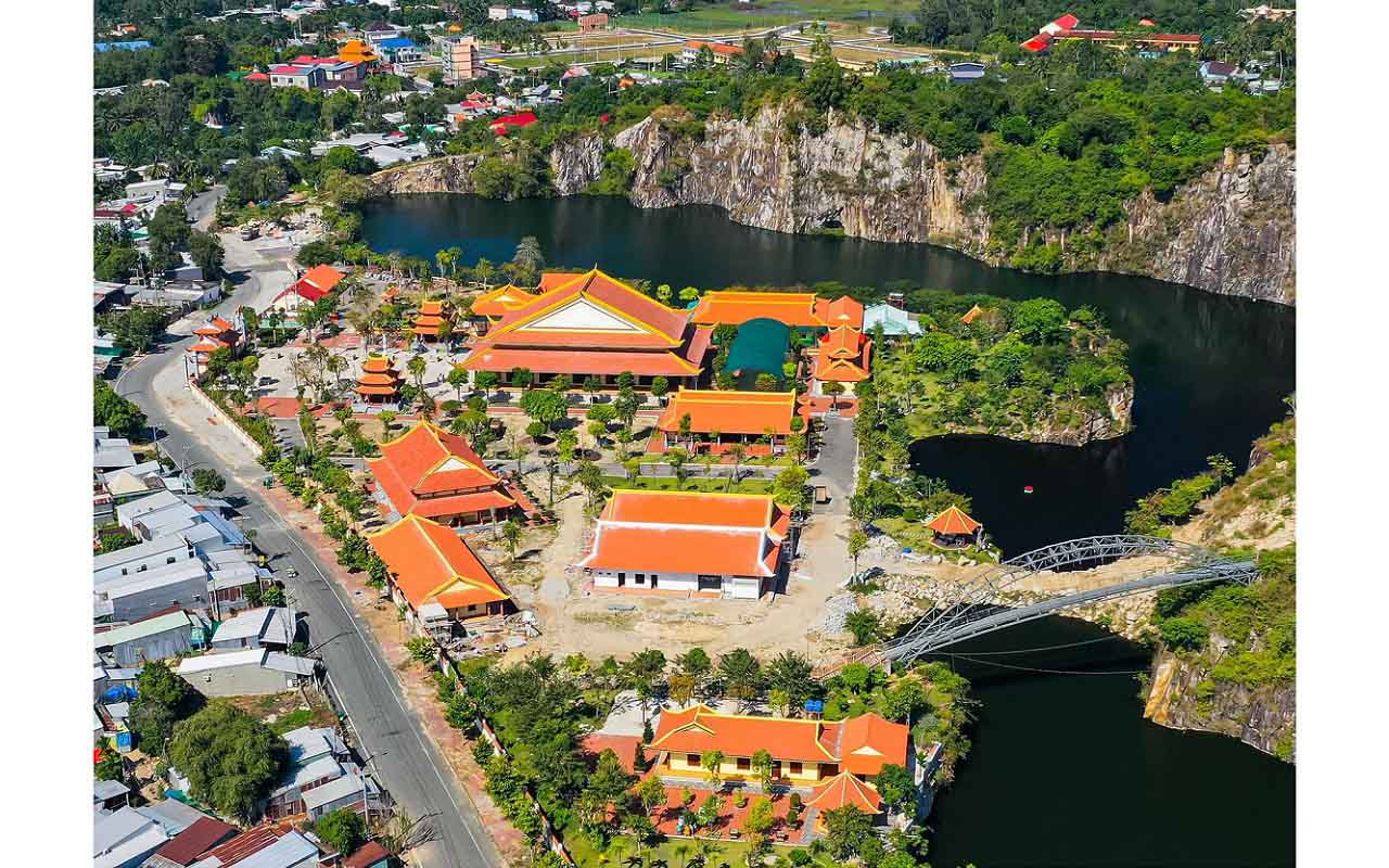 Toàn cảnh Thiền viện Trúc Lâm An Giang