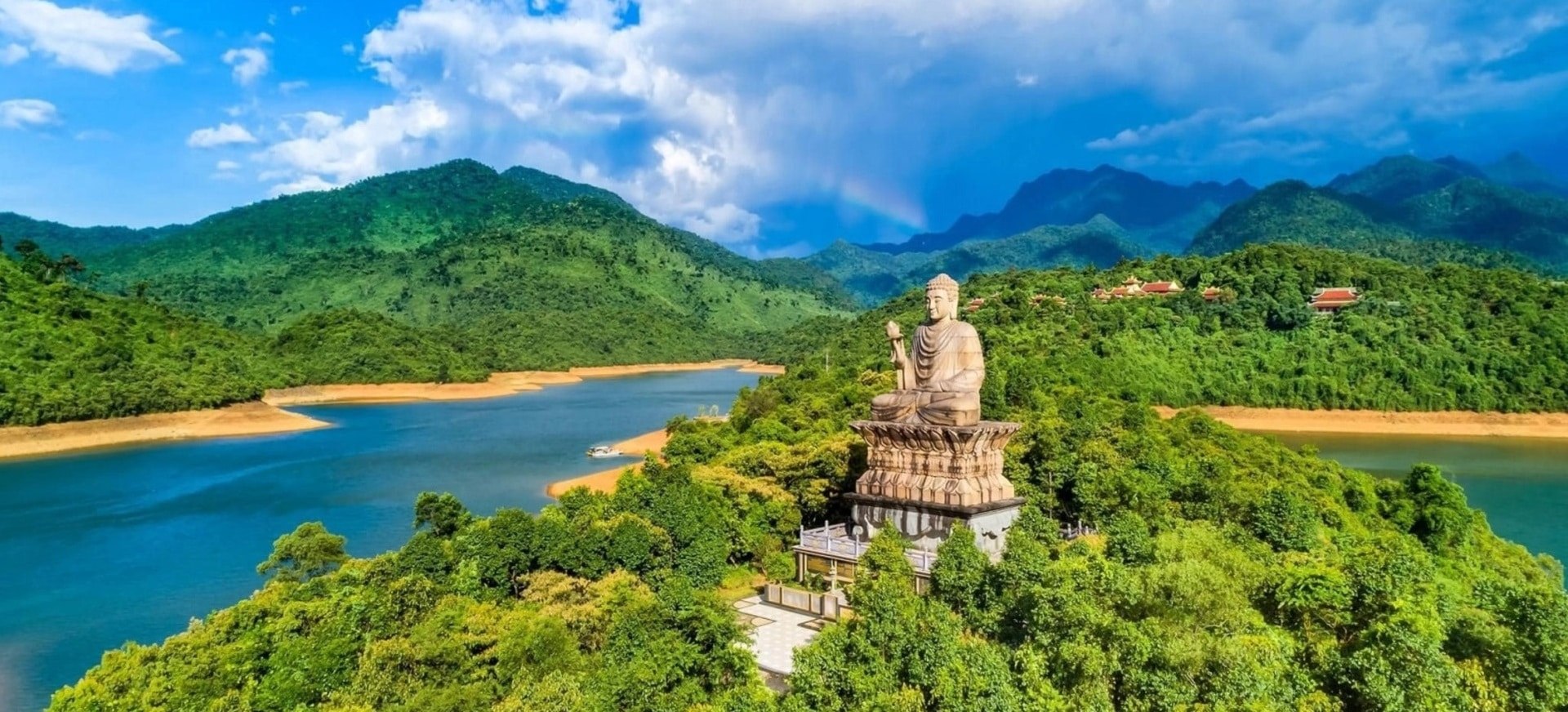 Khu vực chính điện Thiền viện Bạch Mã