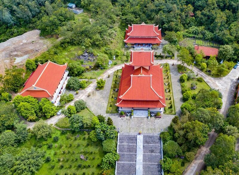 Không gian yên tĩnh tại Thiền Viện Trúc Lâm Tuệ Đức