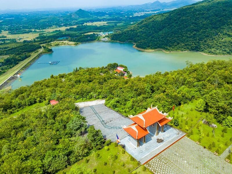 Thiền Viện Trúc Lâm Tuệ Đức giữa thiên nhiên